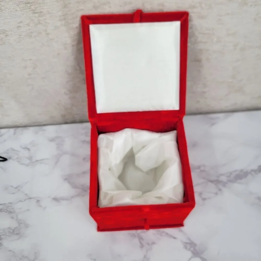 Vintage Hand Blown Green Swirl Art Glass Ornament in Red Velvet Box - Picture 2 of 8